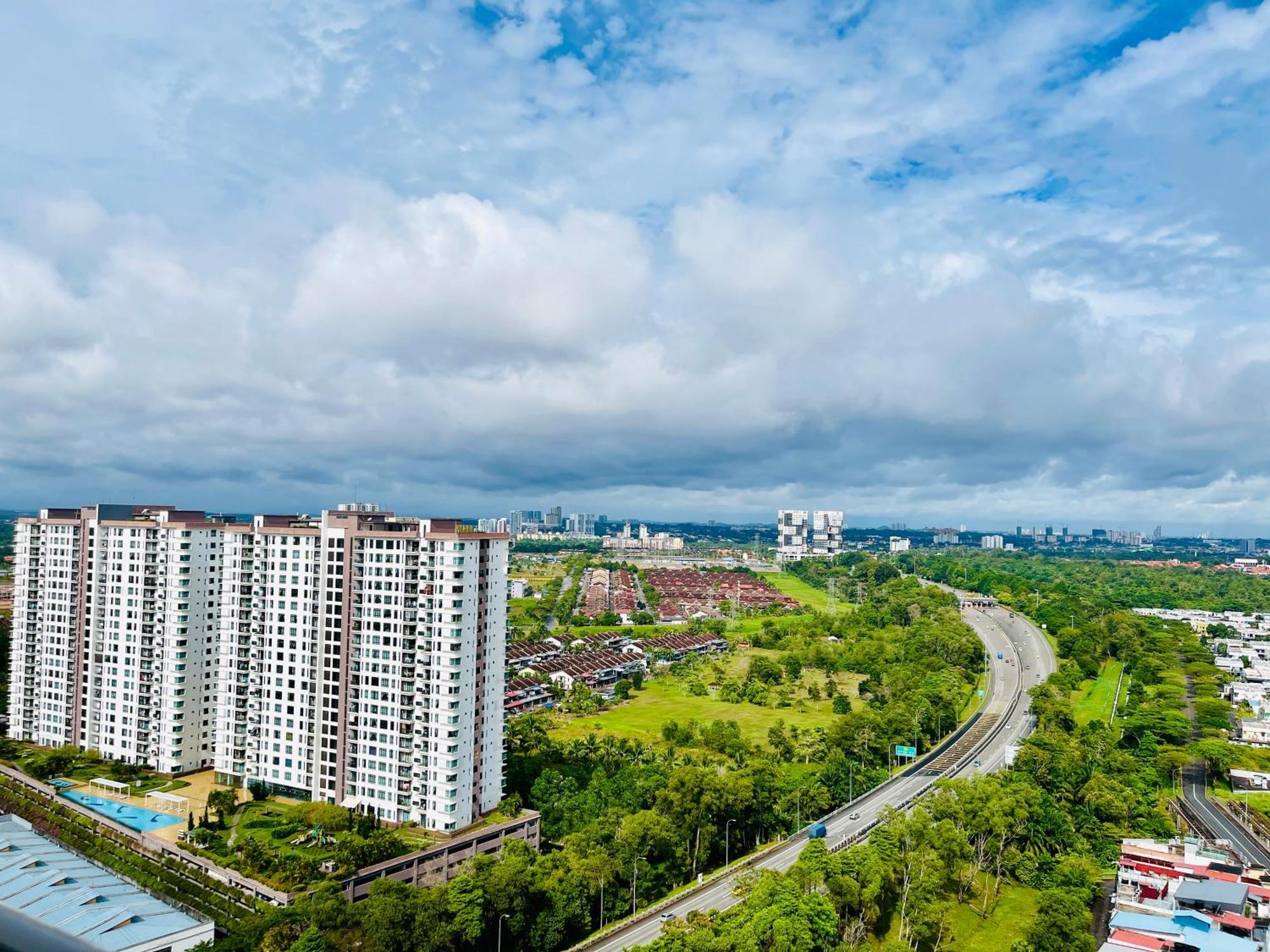 HCK24 2BR AEON BUKIT INDAH LEGOLAND JOHOR BAHRU APARTMENT